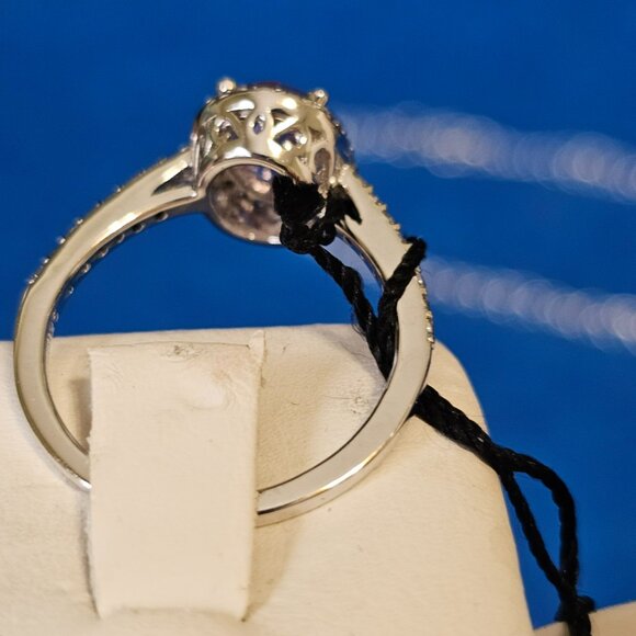 Ring - Picture 2 of 5